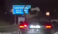 Tehlikeli yolculuk sonrası polis harekete geçti: Sürücüye de yolcuya da 21 bin TL ceza kesildi