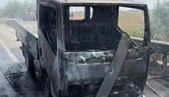 Gazimağusa-Lefkoşa yolunda seyir halindeki kamyonet yandı