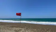 Murat Şenkul'dan olumsuz hava koşullarına yönelik uyarı: Tüm plajlarda kırmızı bayrak çekildi