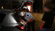 İkamet izinsiz 2 kişi tutuklandı