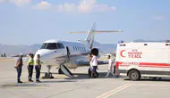Gemi kazasından kurtarılan 8 aylık hamile Gökdaş ambulans uçakla Türkiye'ye gönderildi