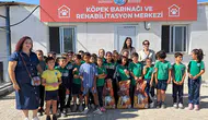 İlkokul öğrencileri GMB Başkanı Uluçay’ı ziyaret etti ve barınağa bağış yaptı