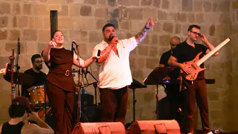 LTB Akustik Sahne’de dün akşam Aysu Mişon ve Eril Cambaz vardı