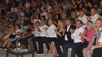 Fikri Ataoğlu: Uluslararası Lefkoşa Halk Dansları Festivali kültürleri aynı sahnede buluşturuyor