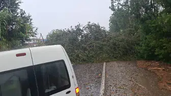 Şiddetli fırtına ve yağış etkili oluyor: Güzelyurt-Kalkanlı yolu trafik akışına kapatıldı