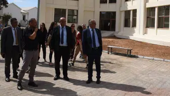 Çavuşoğlu, Namık Kemal Lisesi’ni ziyaret etti: Burada bir çocuğun parmağı kanasa sorumlusu benim