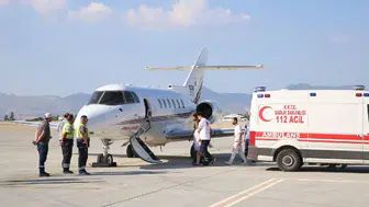Gemi kazasından kurtarılan 8 aylık hamile Gökdaş ambulans uçakla Türkiye'ye gönderildi