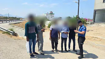Ülkede izinsiz ikamet eden 10 kişi tutuklandı
