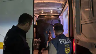 İlçelerde asayiş denetimi: 107 kişiye kumar cezası, 14 ikamet izinsize tutuklama