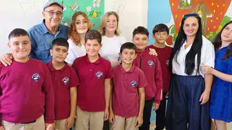 Sanatçılar Karpaz'da öğrencilerle resim çalışması yaptı