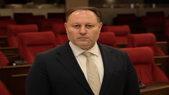 "Adaylıktan çekilme gibi bir düşüncem yok"