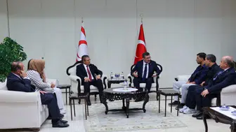 Yılmaz, kayıp yakınlarıyla bir araya geldi