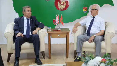 Başbakan Üstel, TMT Mücahitler Derneği’ni ziyaret etti