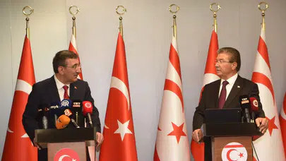 Üstel ve Yılmaz, Ercan Havalimanı'nda basın toplantısı düzenledi