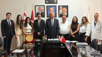 Dinçyürek: Genç hekimlerin haklı mücadelesinin yanındayız