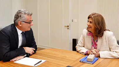 Erhürman, Holguin ile bir araya geldi