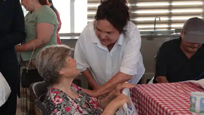 Zerrin Üstel: Yaşlılarımız her zaman baş tacımız olmaya devam edecek