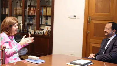 Nikos Haristodulidis, Maria Angela Holguin ile görüştü