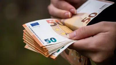 Güney Kıbrıs’ta maaşlar 3,7 oranında arttı