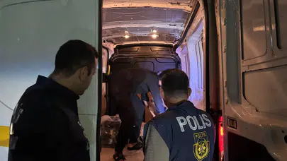 İlçelerde asayiş denetimi: 107 kişiye kumar cezası, 14 ikamet izinsize tutuklama