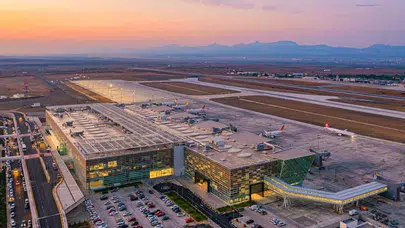 Ercan Havalimanı’nda RWY 11R/29L pistinde lastik izi temizleme çalışması yapılacak