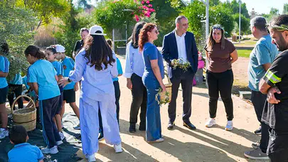 Öğrenciler, LTB Kızılbaş Parkı’nda zeytin hasadı yaptı