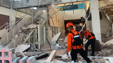 Endonezya’da 7,7 büyüklüğünde deprem!