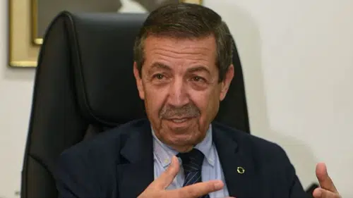 Ertuğruloğlu’ndan Erhürman’a “çözüm iradesi” yanıtı: Omurgasızlık çözüm yaratmaz