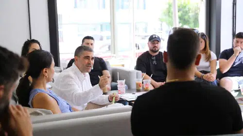 UBP'nin LTB adayı Mehmet Aktunç, gençlerle Lefkoşa’nın geleceğini konuştu