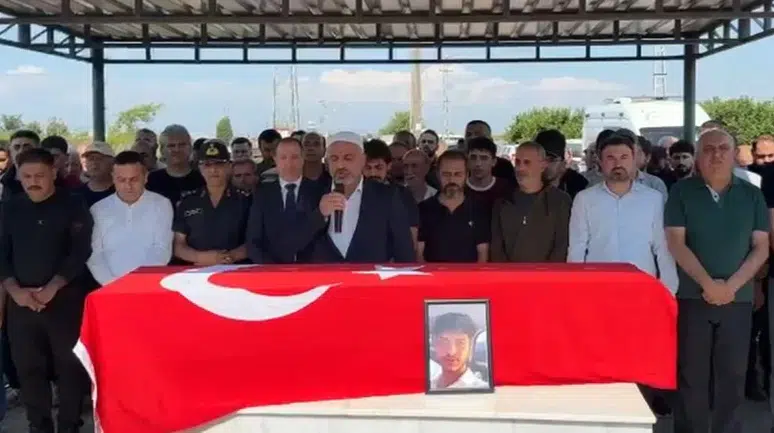 Gemi kazasında hayatını kaybeden Özgür Gönül Tarsus’ta defnedildi