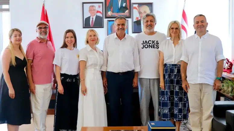 Koro şefleri Uluçay’ı ziyaret etti