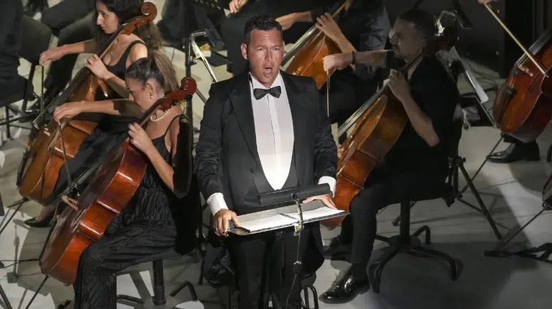 Tuğrul Enver Töre, Aspendos'ta “Carmina Burana” için sahne aldı