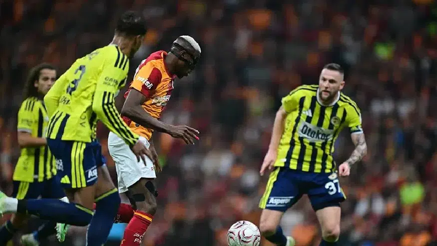 Trendyol Süper Lig'in 9. haftası dev derbiye sahne oldu. Galatasaray sahasında Fenerbahçe'yi 2-1 yenerek liderlik koltuğunda yerini korudu.